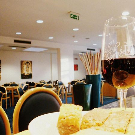 City Hotel & Suites Φολίνιο Εξωτερικό φωτογραφία