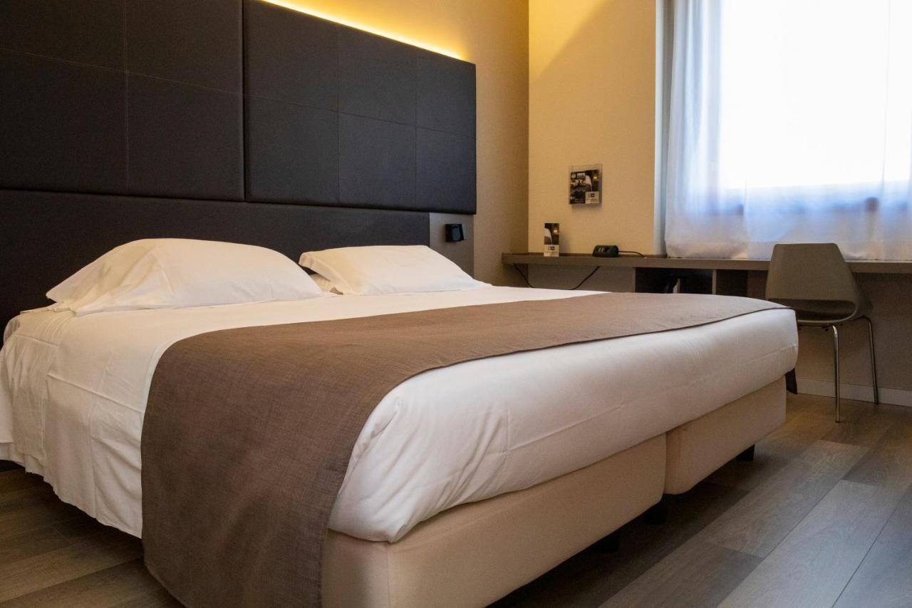 City Hotel & Suites Φολίνιο Εξωτερικό φωτογραφία