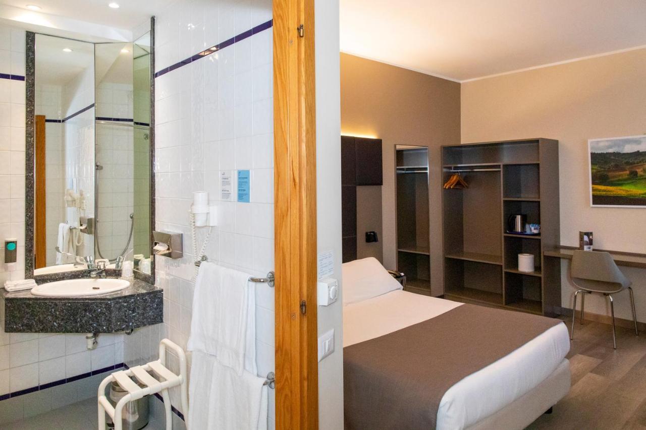 City Hotel & Suites Φολίνιο Εξωτερικό φωτογραφία