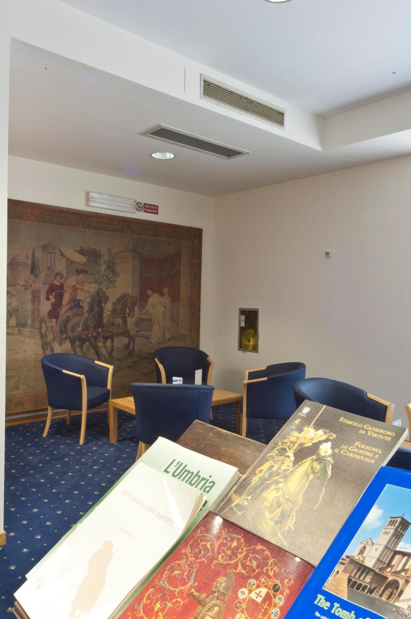 City Hotel & Suites Φολίνιο Εξωτερικό φωτογραφία