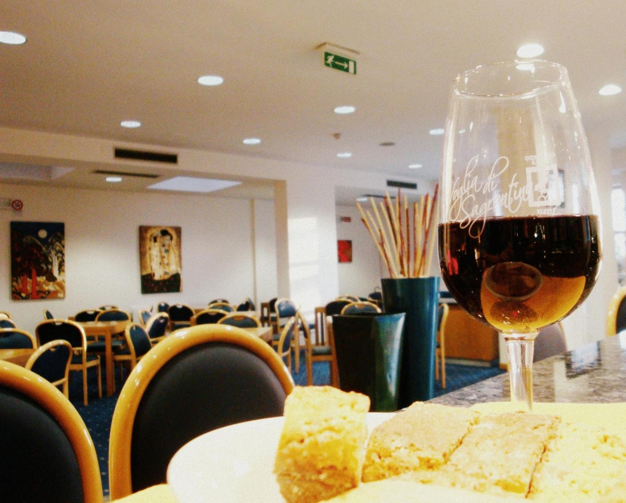 City Hotel & Suites Φολίνιο Εξωτερικό φωτογραφία