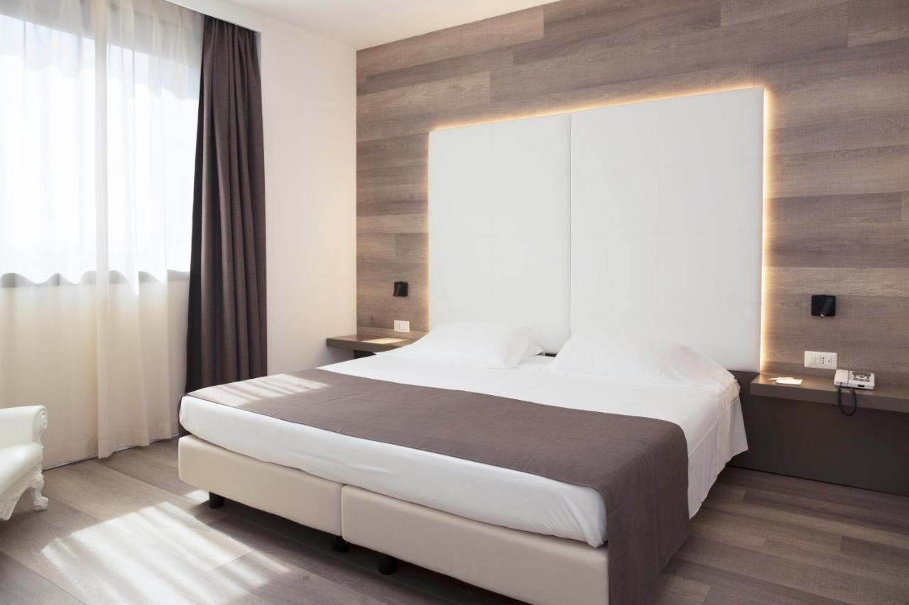 City Hotel & Suites Φολίνιο Εξωτερικό φωτογραφία